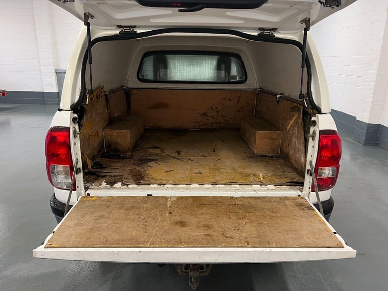2020 Toyota Hilux 2.4 D-4D Active Extra Cab Pickup 4WD Euro 6 (s/s) 4dr Pickup Diesel Manual