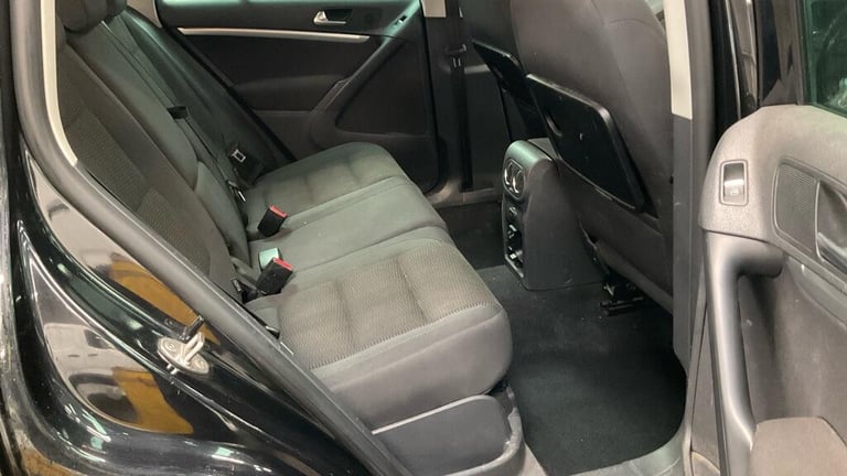 2012 Volkswagen Tiguan 2.0 TDi BlueMotion Tech SE 5dr ESTATE DIESEL Manual