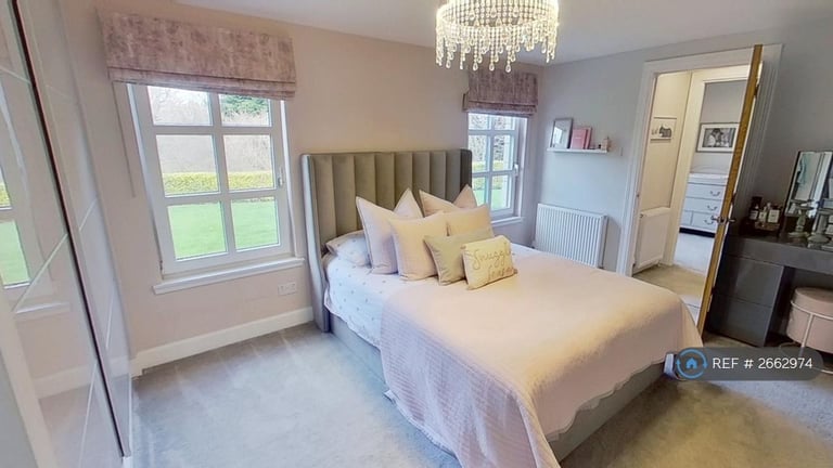 3 bedroom flat in Cavalry Park Drive, Edinburgh, EH15 (3 bed) (#2662974)
