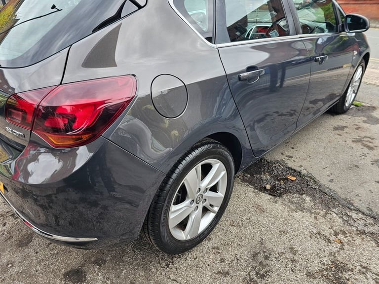 2012 Vauxhall Astra 2.0 CDTi SRi Hatchback 5dr Diesel Auto Euro 5 (165 ps) Hatchback Diesel Autom...