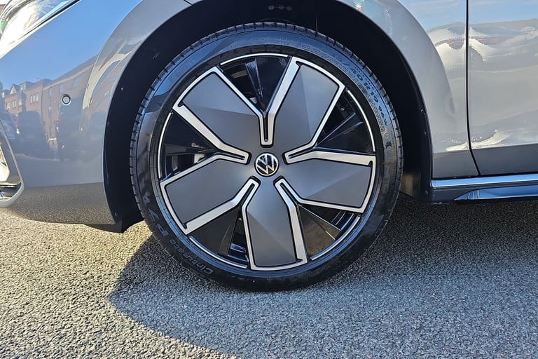 2025 Volkswagen Passat 1.5 TSI eHybrid Black Edition 5dr DSG ESTATE PETROL/ELECTRIC Automatic