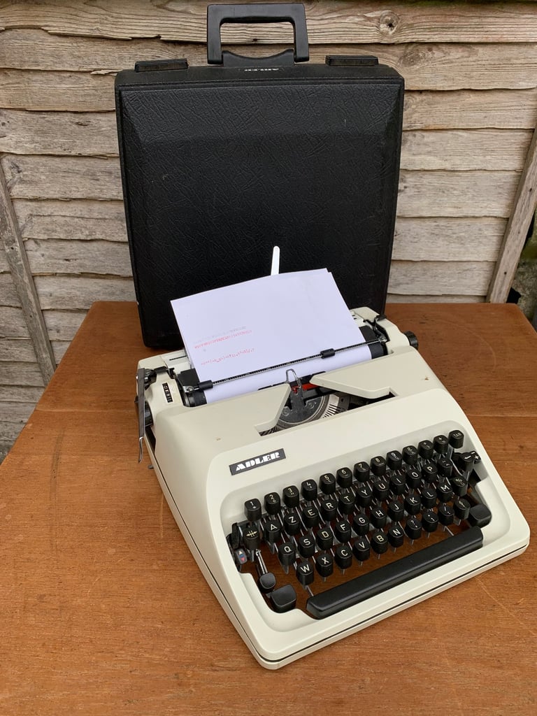 Vintage Adler Gabriele 25 Portable Typewriter Working Order AZERTY Keyboard 1978 Delivery Or Postage