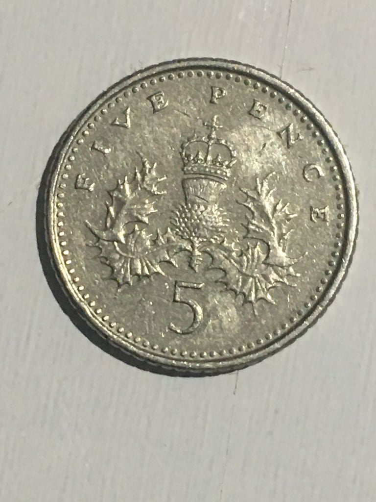 Extremely Rare Collectible 5p Coin 1990 Elizabeth II