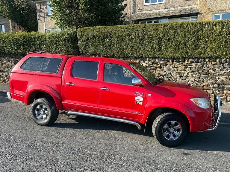 2008 TOYOTA HILUX INVINCIBLE DOUBLE CAB D/C 3.0 D4-D MANUAL 4X4 RED