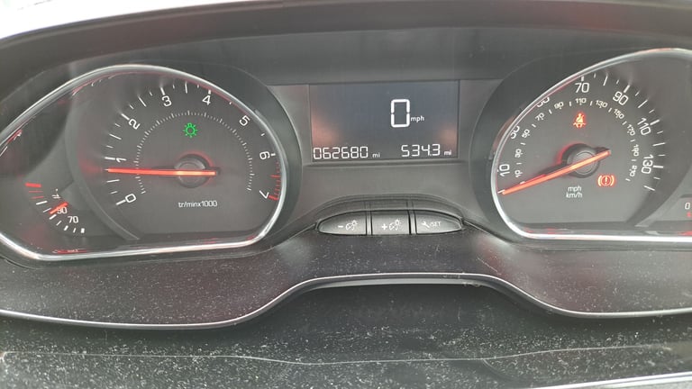 Peugeot, 208, Hatchback, 2013, Manual, 999 (cc), 3 doors