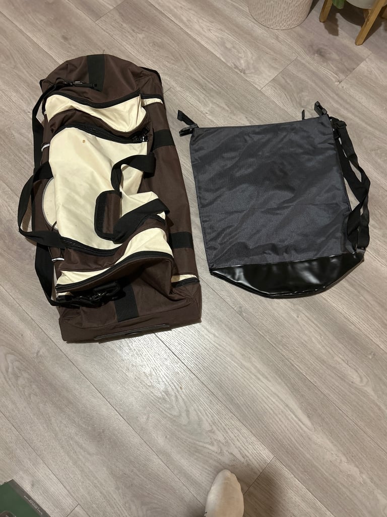 image for 2 x large hold-alls