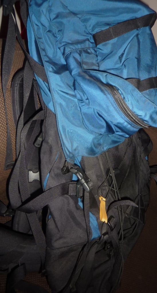 NORTH FACE Hiking Backpack Mule Bag Large Vigor BLACK BLUE Spacious Camping Excellent Back Pack!