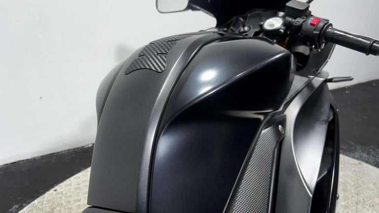 Yamaha R125 125 ABS Super Sports Petrol CVT Euro 4 (15 ps)