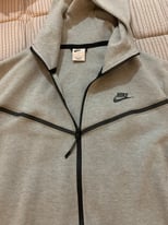 Grey Nike Tech Fleece 
