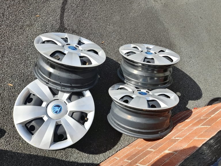 15” steel rims with hubcaps 