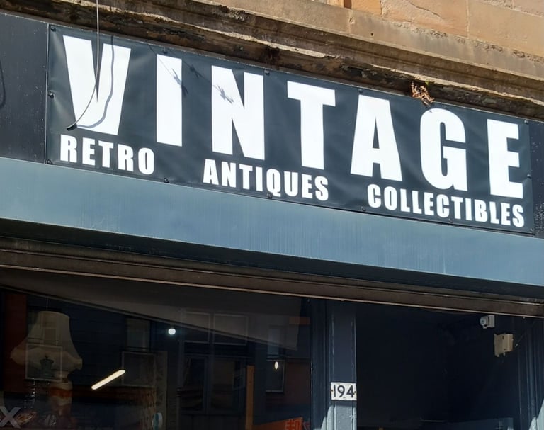Antiques Chinese and Japanese vases and furniture 