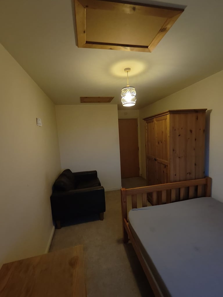 Double room to rent Pilrig Heights