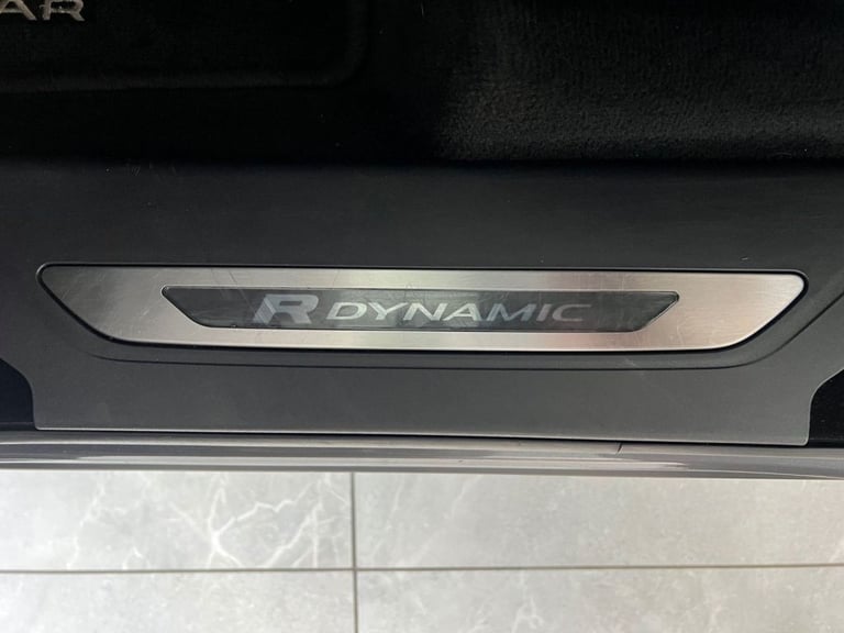 2017 Land Rover Range Rover Velar 3.0 SD6 V6 First Edition SUV 5dr Diesel Auto 4WD Euro 6 (s/s) (...