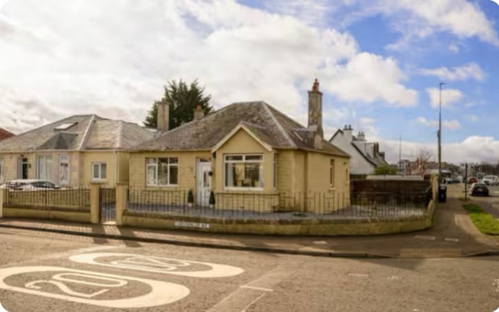 Fully serviced furnished 3 bedroom bungalow to rent