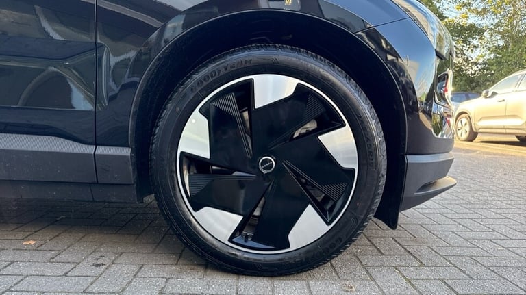 2025 Volvo EX30 Plus, Twin Motor Performance, Electric Estate Electric Automatic