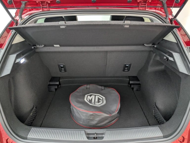 2025 MG MG4 64kWh Trophy Long Range Hatchback 5dr Electric Auto (203 ps) - APPLE CARPLA HATCHBACK...