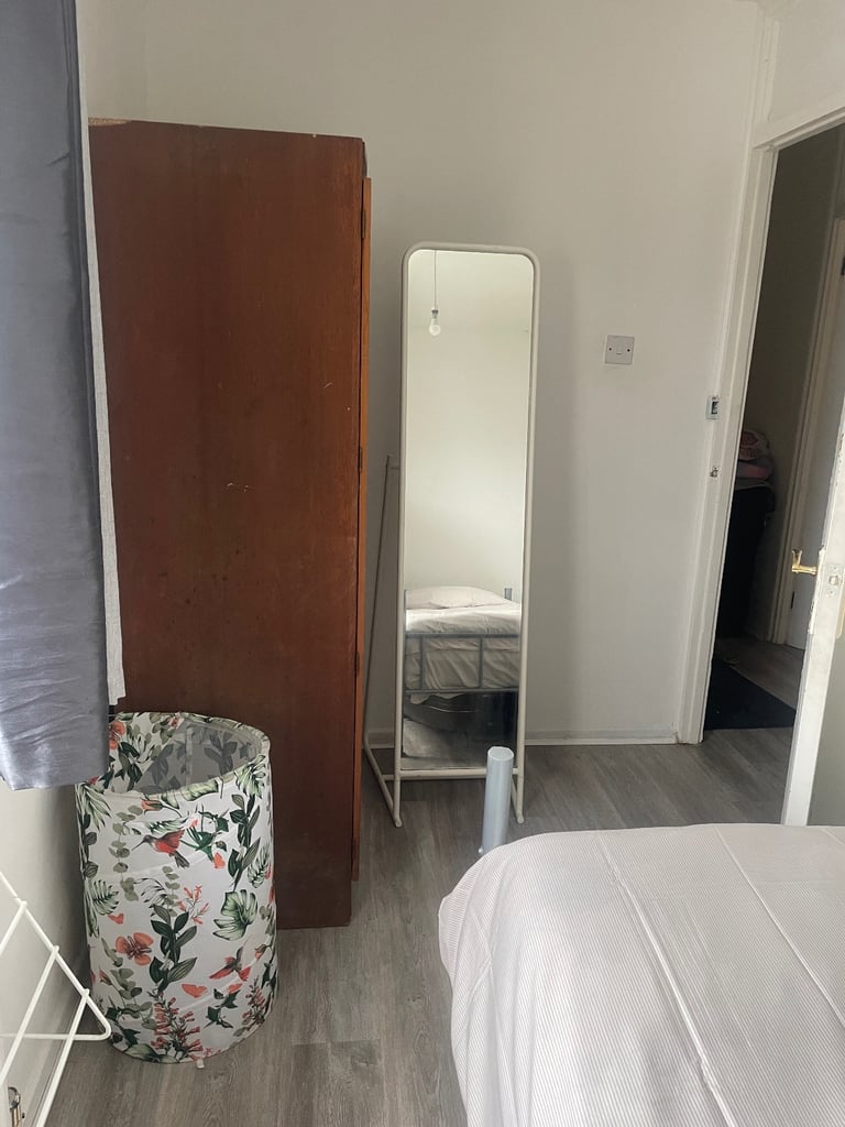SINGLE ROOM FOR RENT IN WILLENHALL