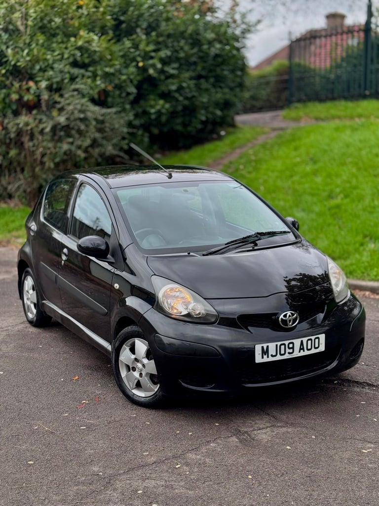Toyota, AYGO, Hatchback, 2009, Manual, 998 (cc), 5 doors