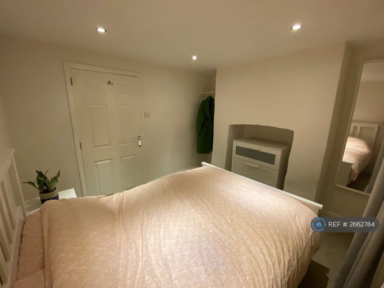1 bedroom in St. Annes Terrace, Cheltenham, GL52 (#2662784)