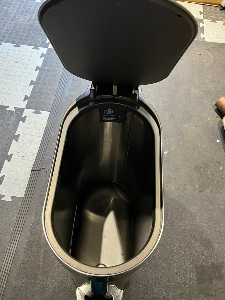 image for Simple human kitchen bin