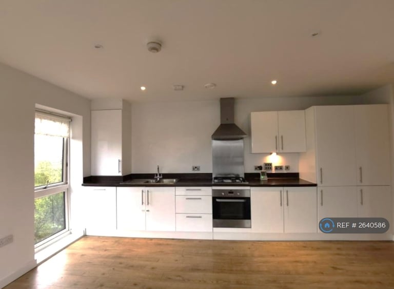 image for 2 bedroom flat in Pinnacle House, Orpington, BR5 (2 bed) (#2640586)