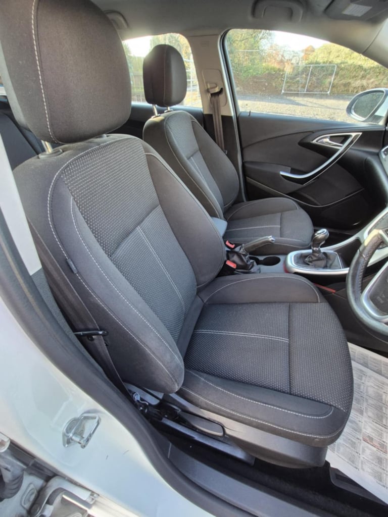 2014 vauxhall Astra SRi