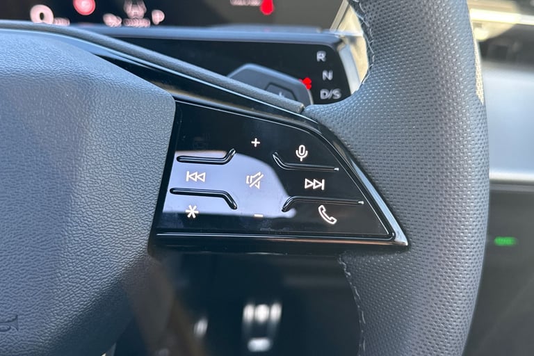 2025 Audi Q3 1.5 e-hybrid Launch Edition S Tronic Euro 6 (s/s) 5dr 26kWh SUV Automatic