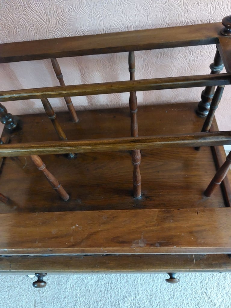 Victorian Walnut What-not / Canterbury