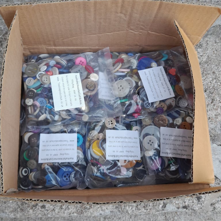 NEW Box Mixed Craft Buttons [2KG] RRP £139.80