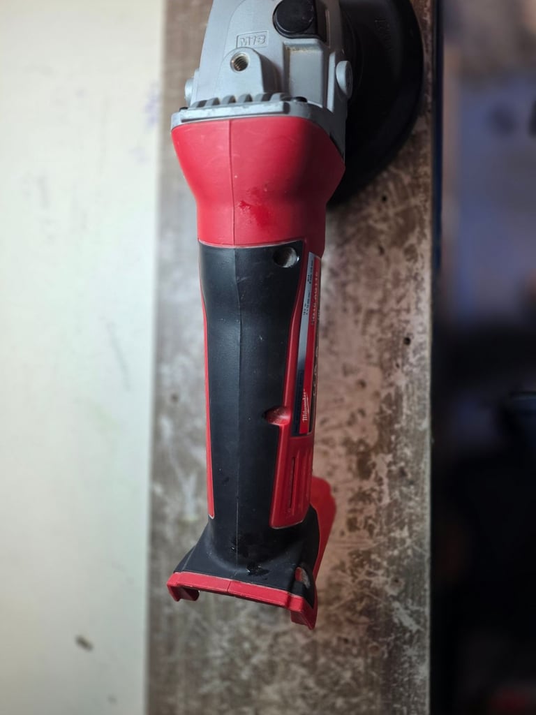 Milwaulkee 4 inch angle grinder body only
