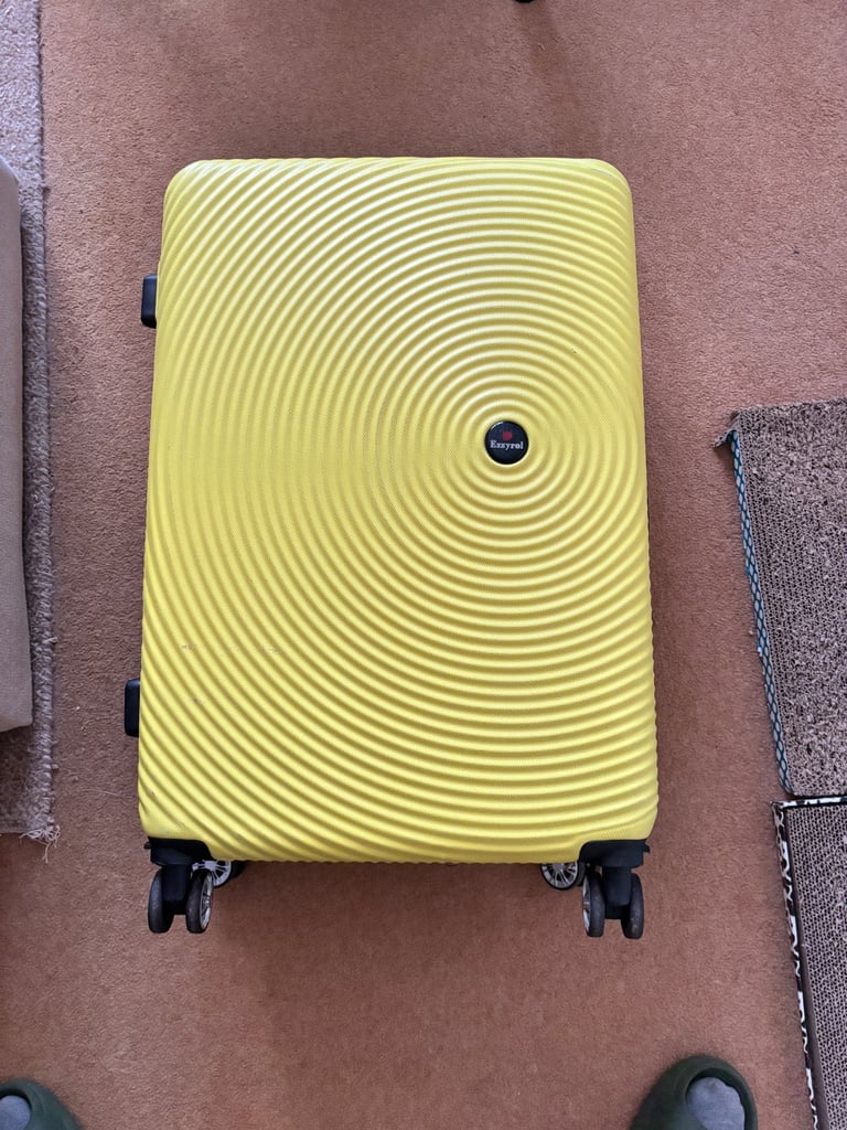 Large 28" Suitcase 4 Wheel Case. Used