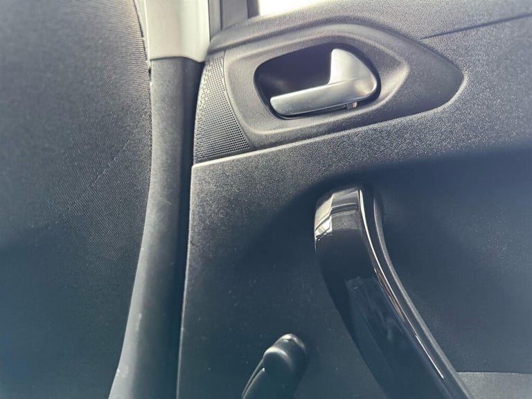 2016 Toyota Prius 1.8 VVT-h Active CVT Euro 6 (s/s) 5dr Hatchback Petrol/Ele Automatic