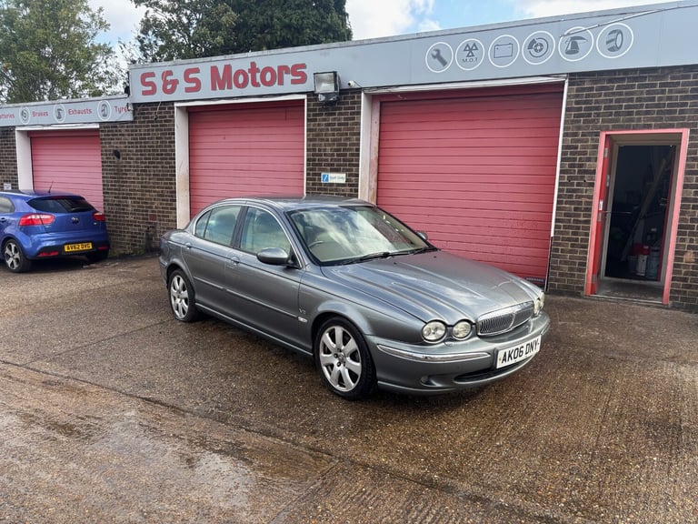 image for 2006 Jaguar X-Type 2.5 V6 SE 4dr Auto SALOON Petrol Automatic