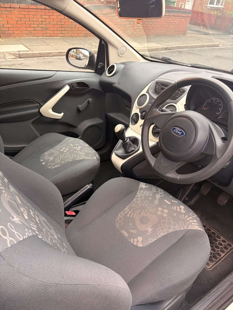 Ford, KA, Hatchback, 2012, Manual, 1242 (cc), 3 doors