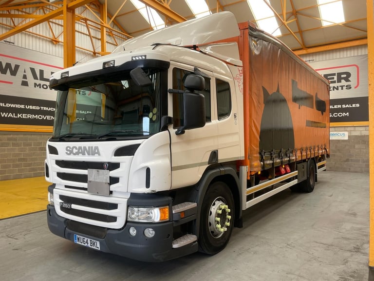 SCANIA P250 *EURO 6* 18 TONNE 4X2 CURTAINSIDER - 2014 - WU64 BKL