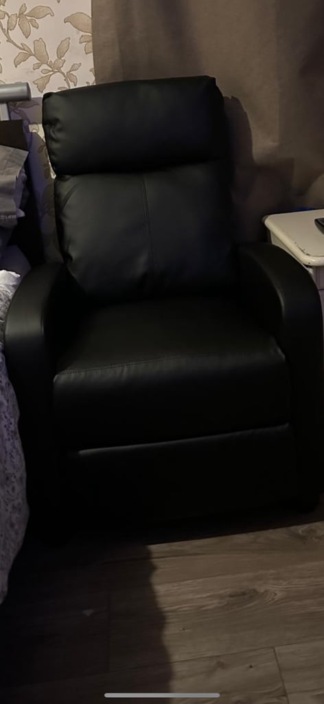 Recliner armchair
