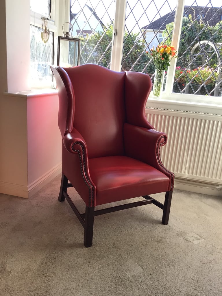 image for Leather arm chair in excellent condition 