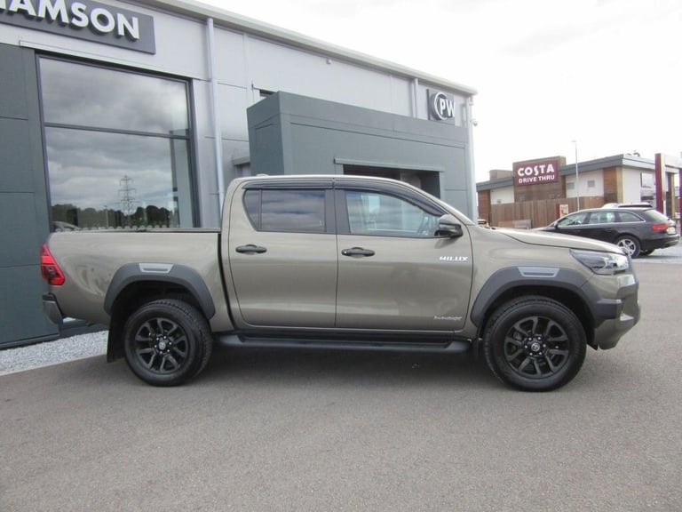 2024 Toyota Hilux 2.8 D-4D Invincible X Pickup Double Cab 4dr Diesel Auto 4WD Euro 6 (s/s) (2 PIC...