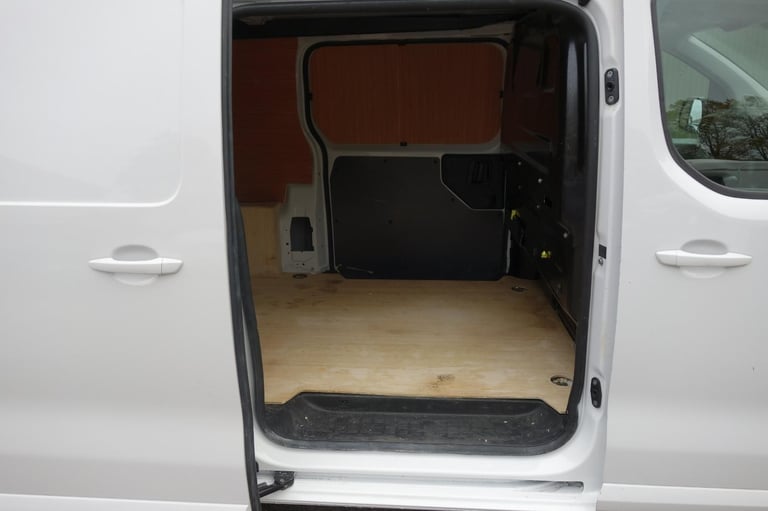 Vauxhall Vivaro 2700 1.5d 100PS Sportive H1 Van DIESEL MANUAL 2022/22