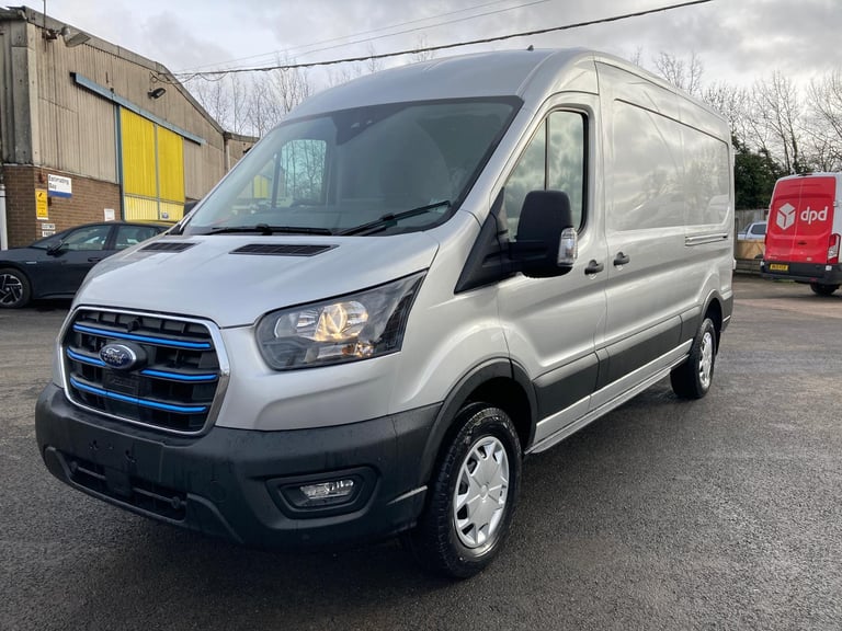 BRAND NEW ELECTRIC Ford E-Transit Trend Van 1.7 68kwh 184ps AUTO Moondust Silver