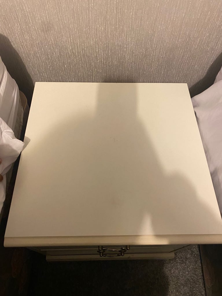 2 x Bedside Units £10 for 2