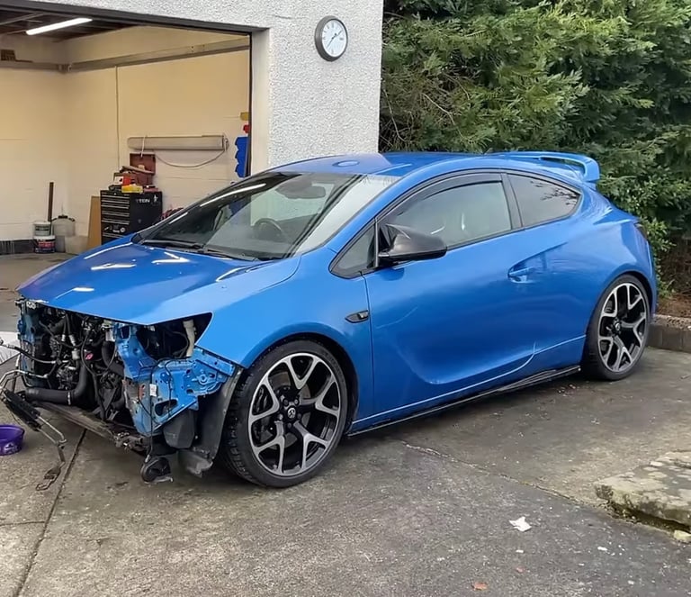 Astra GTC VXR breaking