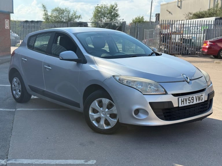2010 Renault Megane 1.6 16V Expression Euro 4 5dr HATCHBACK Petrol Manual - Image 7