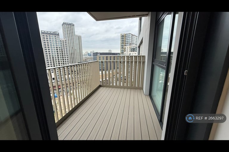 1 bedroom flat in Hewson Way, London, SE17 (1 bed) (#2663297)