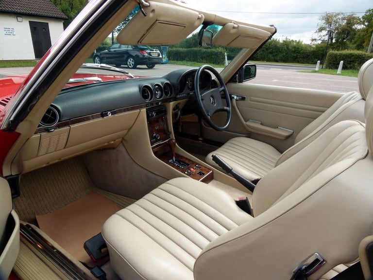 1988 Mercedes-Benz SL 3l 2d  AUTO  188 BHP Convertible Petrol Automatic