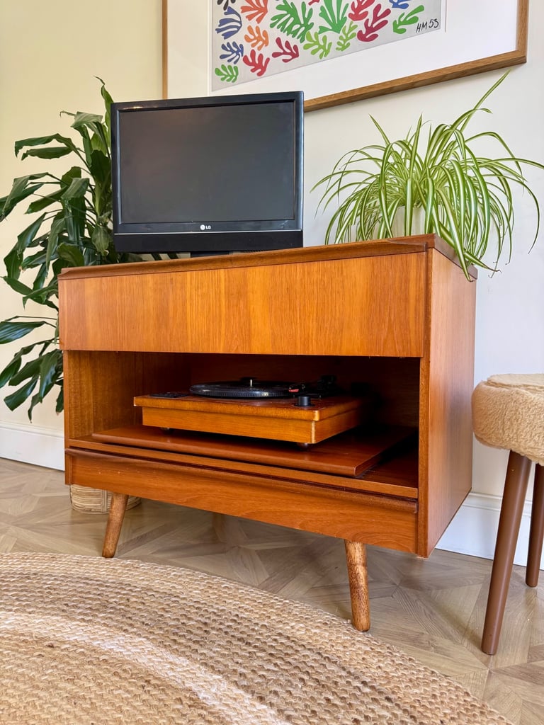 Mid century modern style vintage retro tv media hifi sideboard unit 