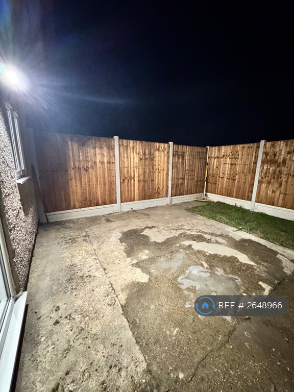 4 bedroom house in Bouvier Road, Enfield, EN3 (4 bed) (#2648966)