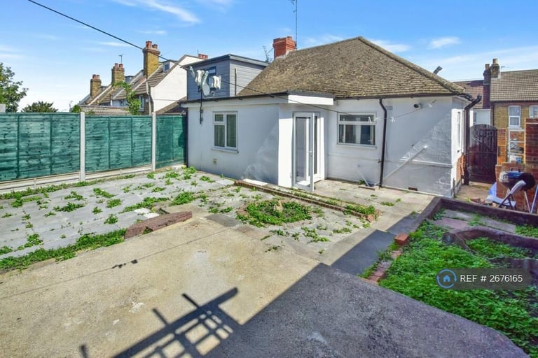 3 bedroom house in Thomas Street, Rochester, ME1 (3 bed) (#2676165)