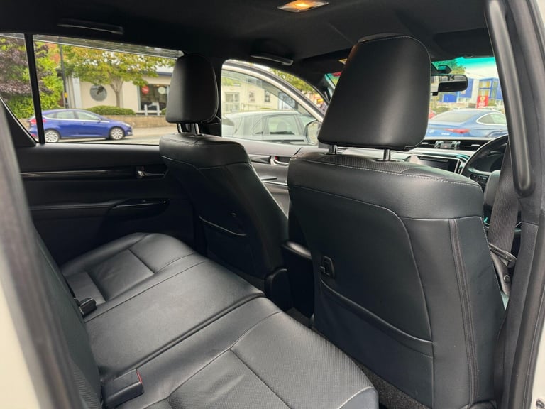 2020 Toyota Hilux 2.4 D-4D Invincible X Auto 4WD Euro 6 (s/s) 4dr (TSS) PICK UP Diesel Automatic