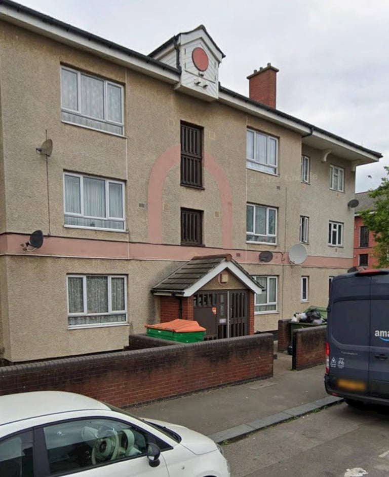 3 Bed HMO Licensed Flat to Rent in Stratford